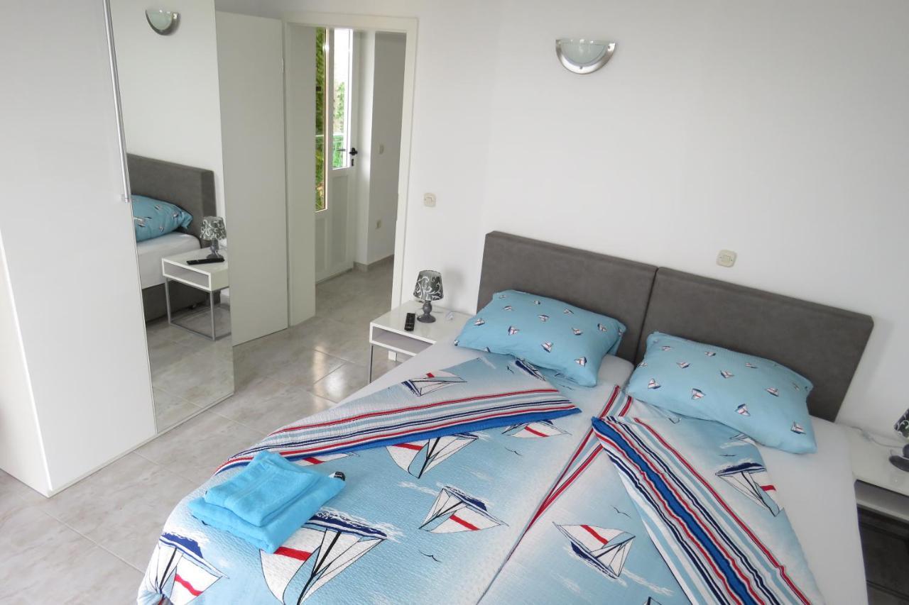 Apartments Caleta Baška Voda Exterior foto
